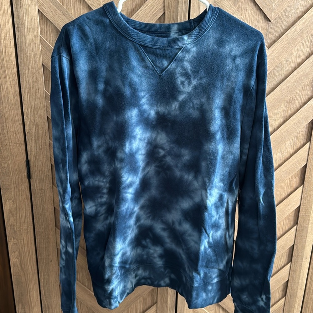 Men’s crewneck sweatshirt